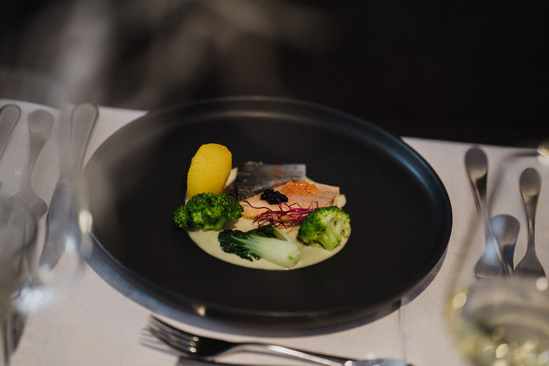 Stake mit Gemüse und Soße